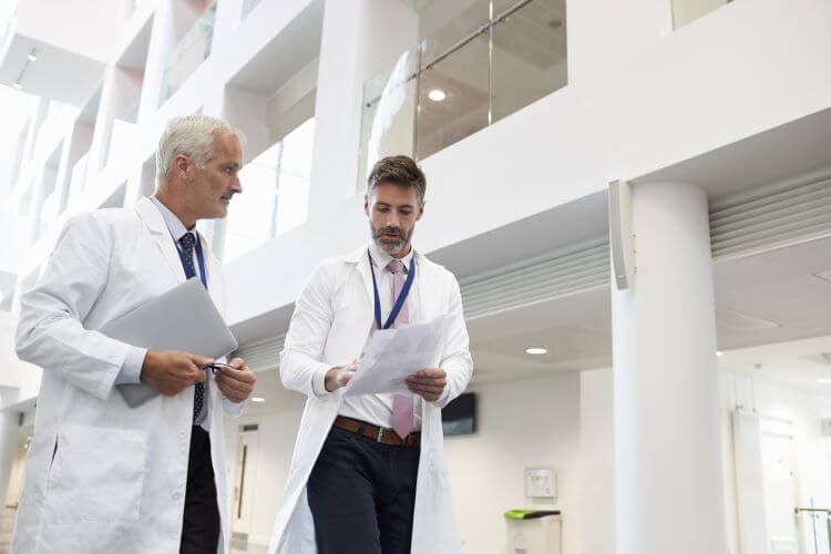 Clinical Insourcing vs Outsourcing: What’s the Difference for NHS Trusts?