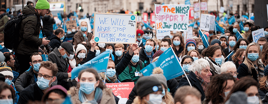 Jeremy Hunt to impose new junior doctor contract